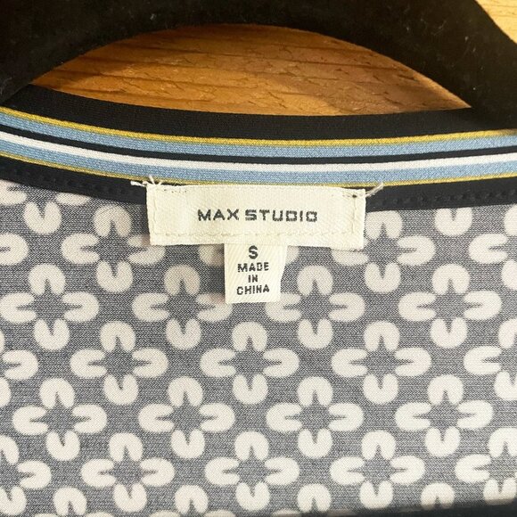 Max Studio wrap around dress size Small - Picture 3 of 6